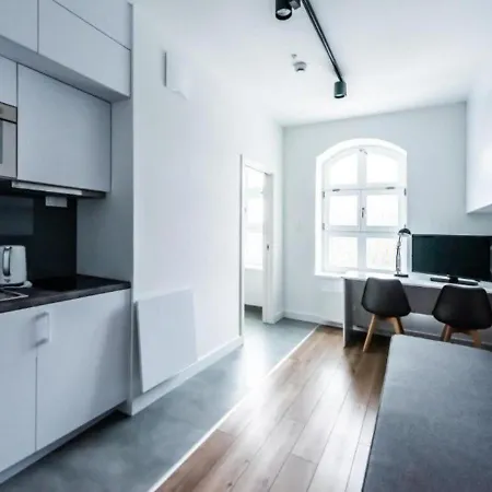 Tps Do Studzienki 65 アパート *